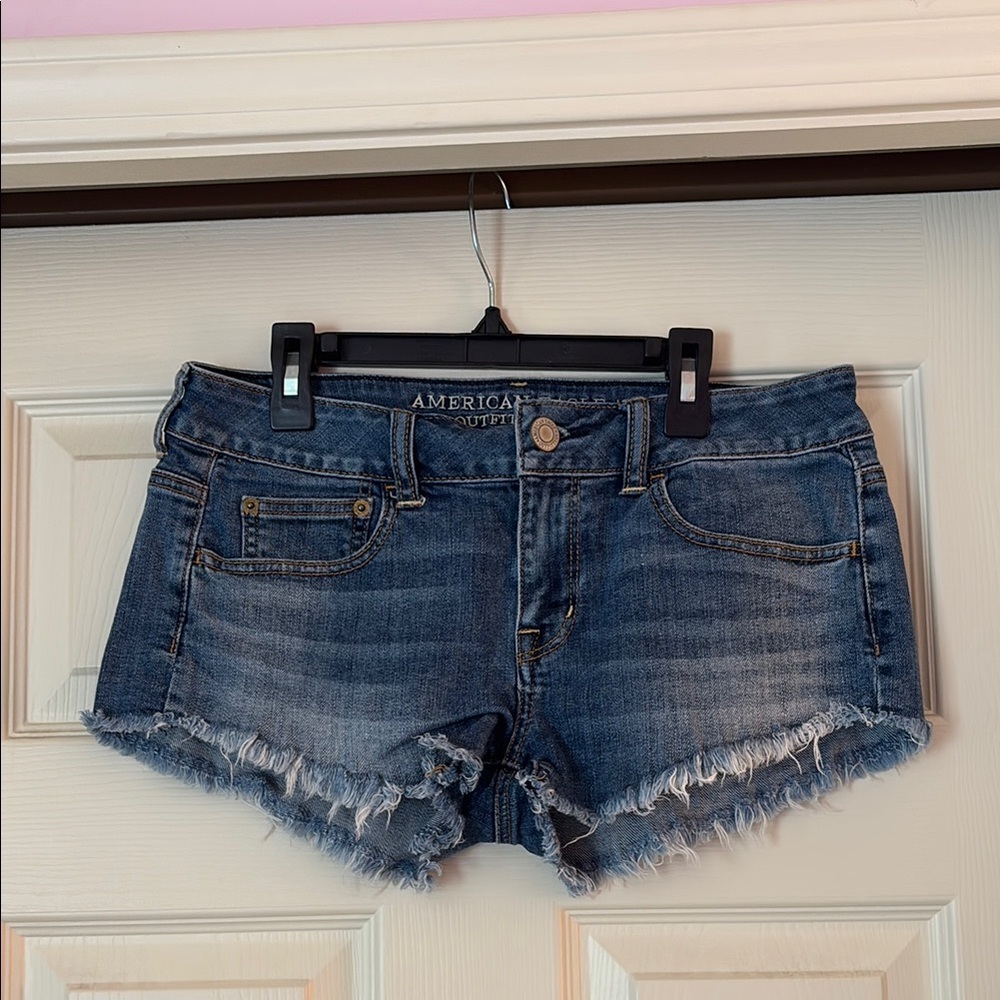 American Eagle Outfitters Blue Distressed Jean Shorts (Stretch 4)